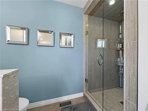 3 Heath Street, Brantford, ON - Indoor Photo Showing Bathroom