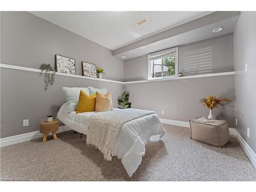 77 Fulton Street, Brantford, ON - Indoor Photo Showing Bedroom