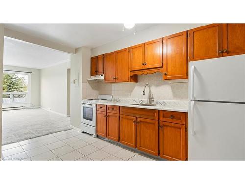 #3-994 Colborne Street E, Brantford, ON - Indoor Photo Showing Kitchen