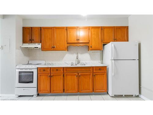 #3-994 Colborne Street E, Brantford, ON - Indoor Photo Showing Kitchen