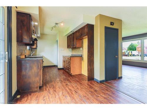 55 Queen Street E, Bluewater, ON - Indoor Photo Showing Kitchen