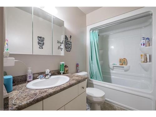 A-634 Princess Street, Woodstock, ON - Indoor Photo Showing Bathroom