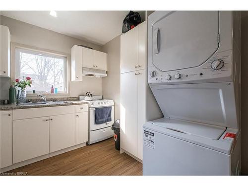 A-634 Princess Street, Woodstock, ON - Indoor Photo Showing Laundry Room