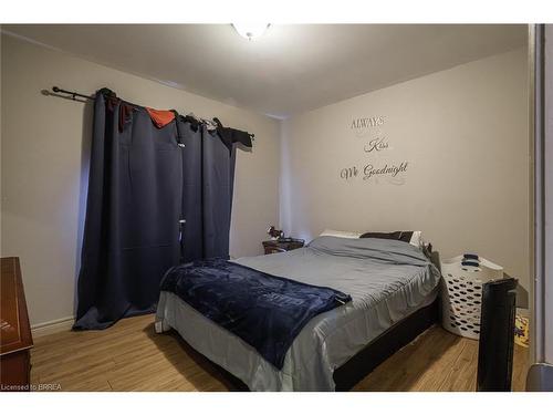 A-634 Princess Street, Woodstock, ON - Indoor Photo Showing Bedroom