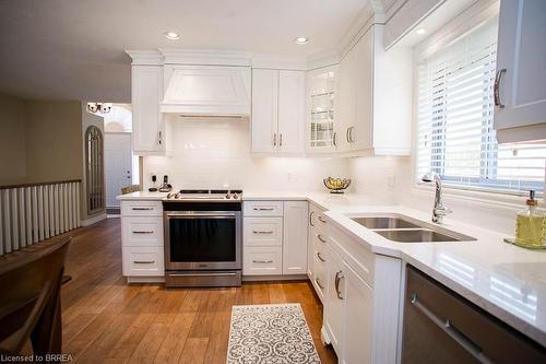 8 Ravine Court, Port Dover, ON - Indoor Photo Showing Kitchen With Double Sink With Upgraded Kitchen