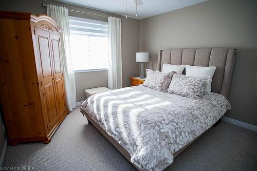 8 Ravine Court, Port Dover, ON - Indoor Photo Showing Bedroom