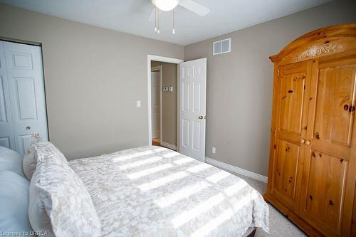 8 Ravine Court, Port Dover, ON - Indoor Photo Showing Bedroom