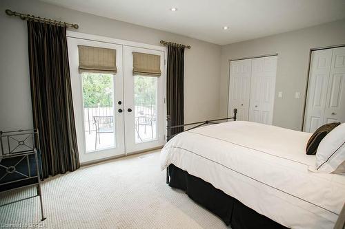 8 Ravine Court, Port Dover, ON - Indoor Photo Showing Bedroom