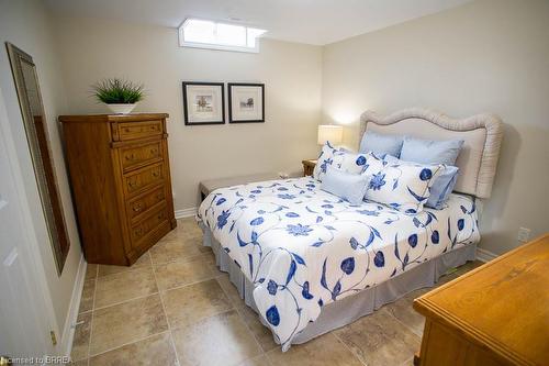 8 Ravine Court, Port Dover, ON - Indoor Photo Showing Bedroom