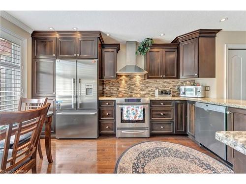 95 St Andrews Drive, Brantford, ON - Indoor Photo Showing Kitchen With Upgraded Kitchen