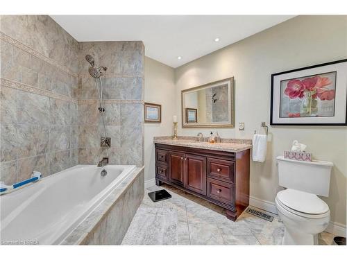 95 St Andrews Drive, Brantford, ON - Indoor Photo Showing Bathroom