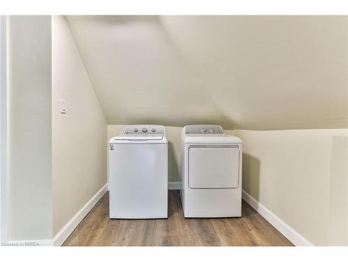 B-321 Dalhousie Street, Brantford, ON - Indoor Photo Showing Laundry Room