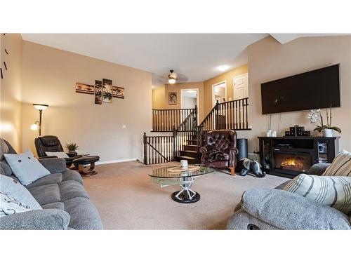 95 Lambert Crescent, Brantford, ON - Indoor Photo Showing Living Room