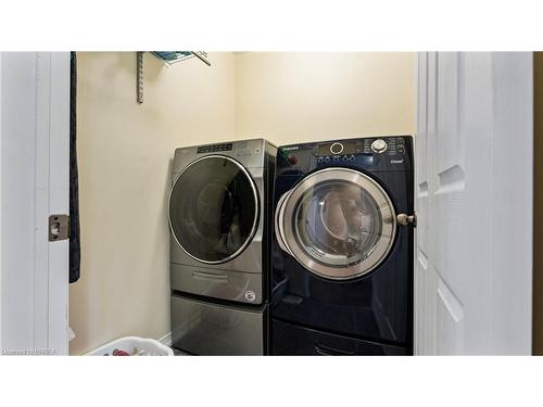 95 Lambert Crescent, Brantford, ON - Indoor Photo Showing Laundry Room