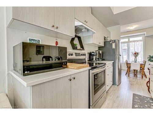 12-2 Willow Street, Paris, ON - Indoor Photo Showing Kitchen