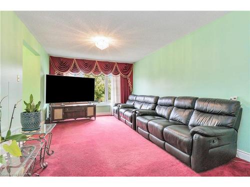 3314 Jolliffe Avenue, Mississauga, ON - Indoor Photo Showing Living Room