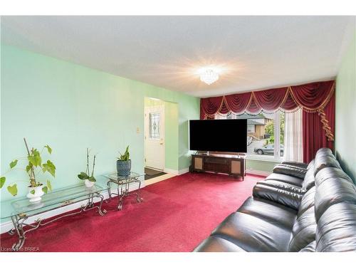 3314 Jolliffe Avenue, Mississauga, ON - Indoor Photo Showing Living Room