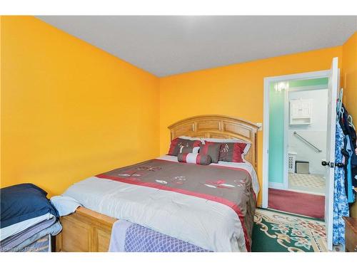 3314 Jolliffe Avenue, Mississauga, ON - Indoor Photo Showing Bedroom