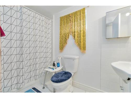 3314 Jolliffe Avenue, Mississauga, ON - Indoor Photo Showing Bathroom