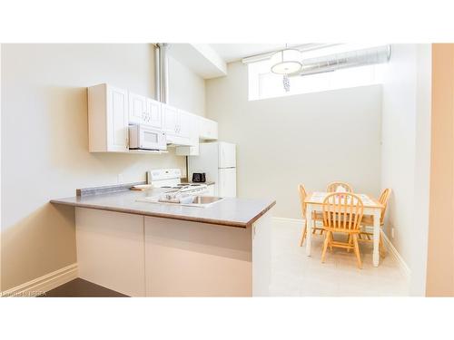 65 George Street, Brantford, ON - Indoor Photo Showing Kitchen