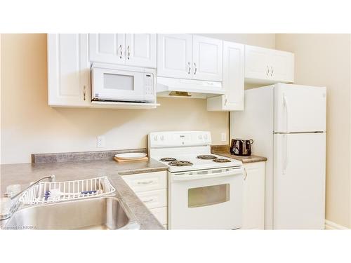 65 George Street, Brantford, ON - Indoor Photo Showing Kitchen