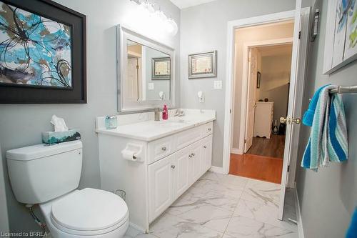 48 Mcguiness Drive, Brantford, ON - Indoor Photo Showing Bathroom