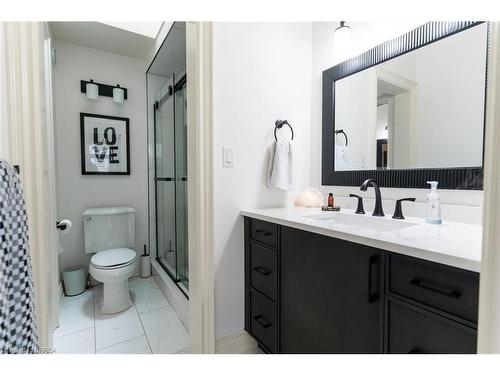 75 St. Andrews Drive, Brantford, ON - Indoor Photo Showing Bathroom