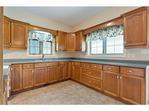 5 Jaylin Crescent, Port Dover, ON - Indoor Photo Showing Kitchen With Double Sink