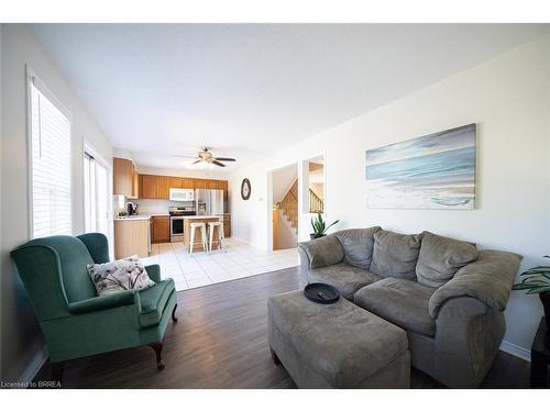 34 Stowe Terrace, Brantford, ON - Indoor Photo Showing Living Room