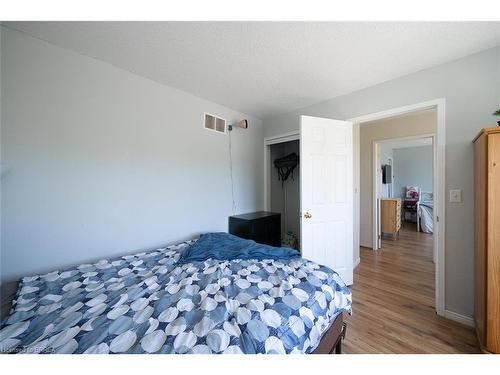 34 Stowe Terrace, Brantford, ON - Indoor Photo Showing Bedroom