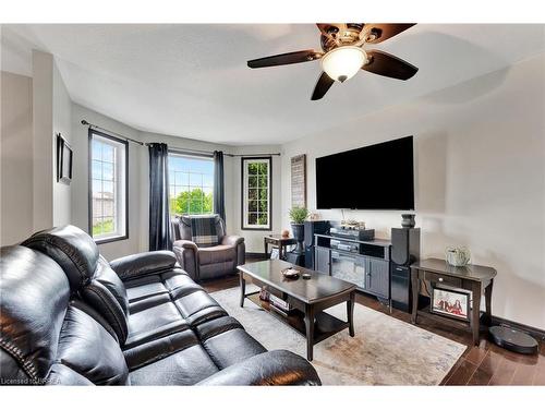 45 Brewster Way, Brantford, ON - Indoor Photo Showing Living Room