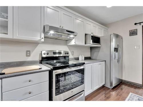 45 Brewster Way, Brantford, ON - Indoor Photo Showing Kitchen