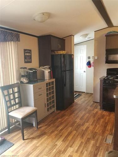 350-1501 Line 8 Road, Niagara-On-The-Lake, ON - Indoor Photo Showing Kitchen