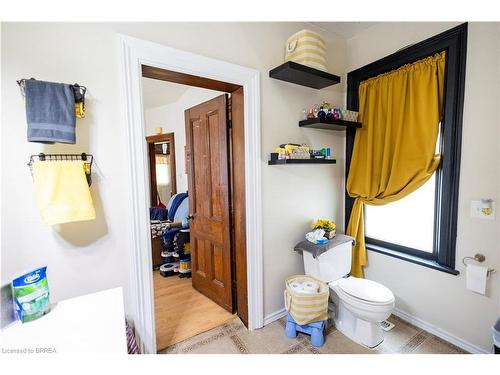 236 Darling Street, Brantford, ON - Indoor Photo Showing Bathroom