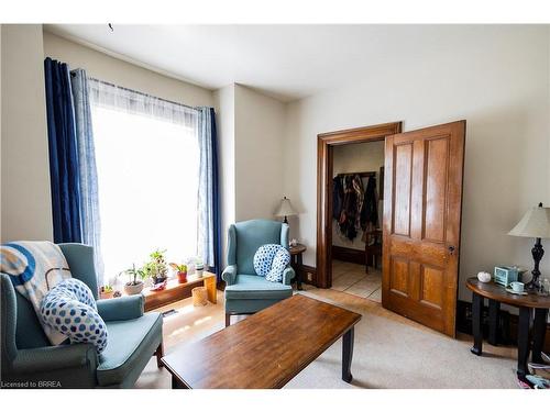 236 Darling Street, Brantford, ON - Indoor Photo Showing Living Room