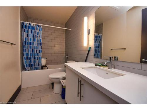 105-121 King Street E, Hamilton, ON - Indoor Photo Showing Bathroom