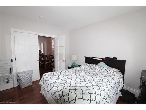 122 Chatham Street, Brantford, ON - Indoor Photo Showing Bedroom