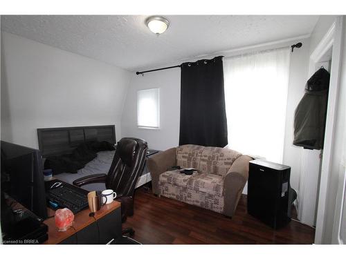 122 Chatham Street, Brantford, ON - Indoor Photo Showing Other Room