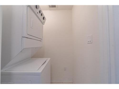 25 Bowery Road, Brantford, ON - Indoor Photo Showing Laundry Room