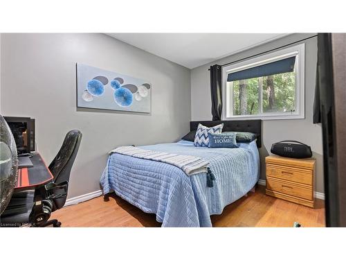 12 Campbell Farm Road, Brantford, ON - Indoor Photo Showing Bedroom
