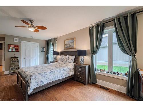 20 County Road 22, Caledonia, ON - Indoor Photo Showing Bedroom