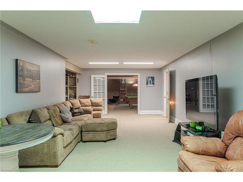 20 County Road 22, Caledonia, ON - Indoor Photo Showing Living Room