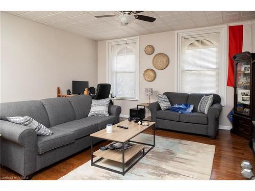 63 West Church Street, Waterford, ON - Indoor Photo Showing Living Room