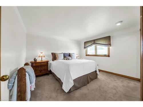 33 Marshall Street, Brantford, ON - Indoor Photo Showing Bedroom