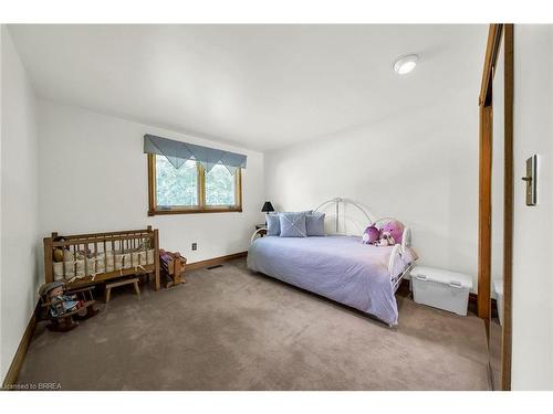 33 Marshall Street, Brantford, ON - Indoor Photo Showing Bedroom