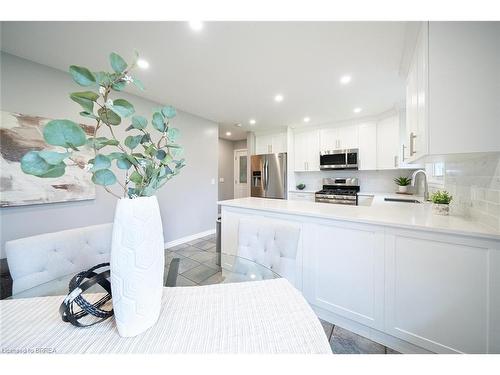 445 Powerline Road, Brantford, ON - Indoor Photo Showing Kitchen