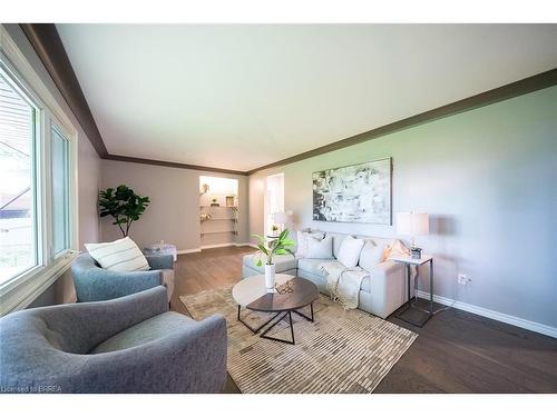 445 Powerline Road, Brantford, ON - Indoor Photo Showing Living Room