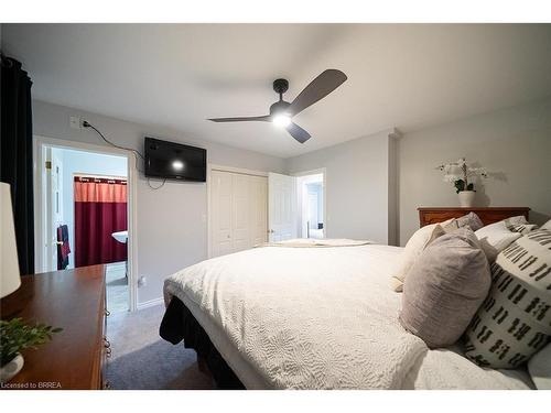 445 Powerline Road, Brantford, ON - Indoor Photo Showing Bedroom