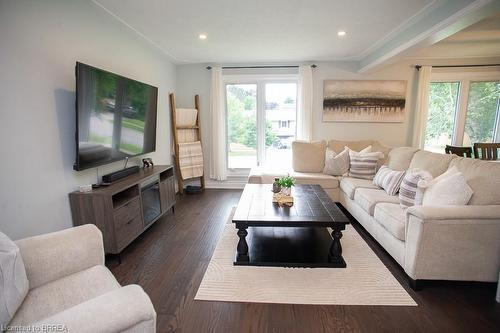 29 Ashgrove Avenue, Brantford, ON - Indoor Photo Showing Living Room