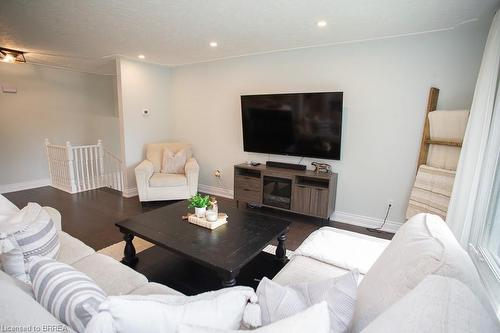 29 Ashgrove Avenue, Brantford, ON - Indoor Photo Showing Living Room